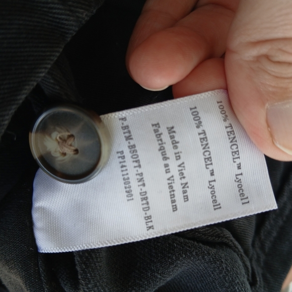 Everlane Utility Barrel Pants In Buttersoft Black - Picture 6 of 7